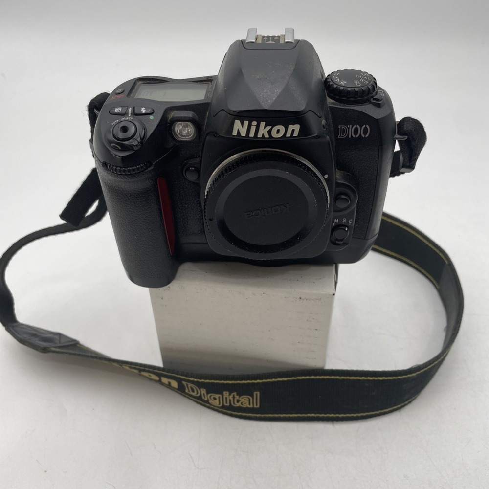 Vintage Nikon D100 Digital SLR Camera BODY ONLY-NO LENS+Battery+Mem Card